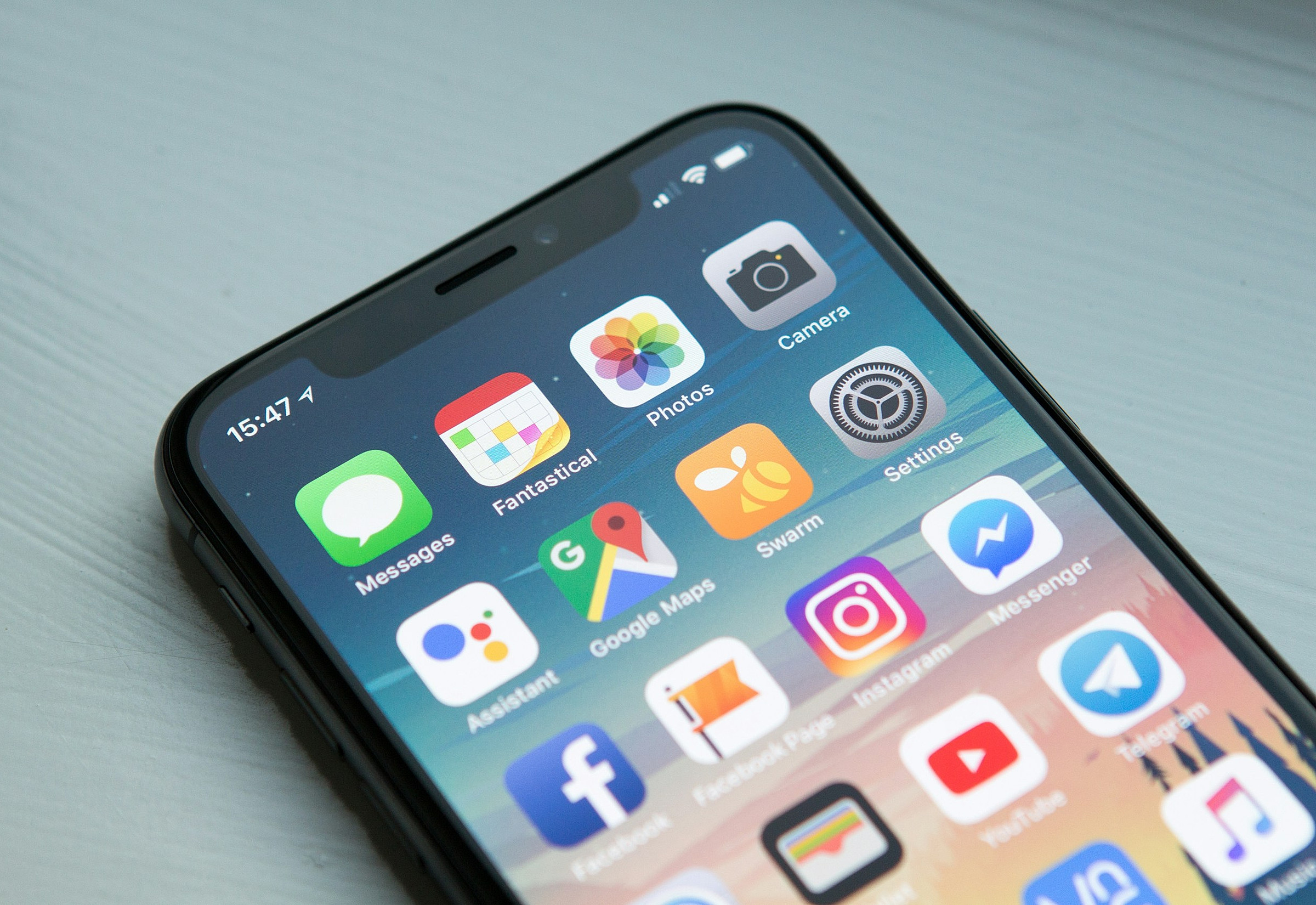 Aplicaciones web y móviles en dispositivos reales